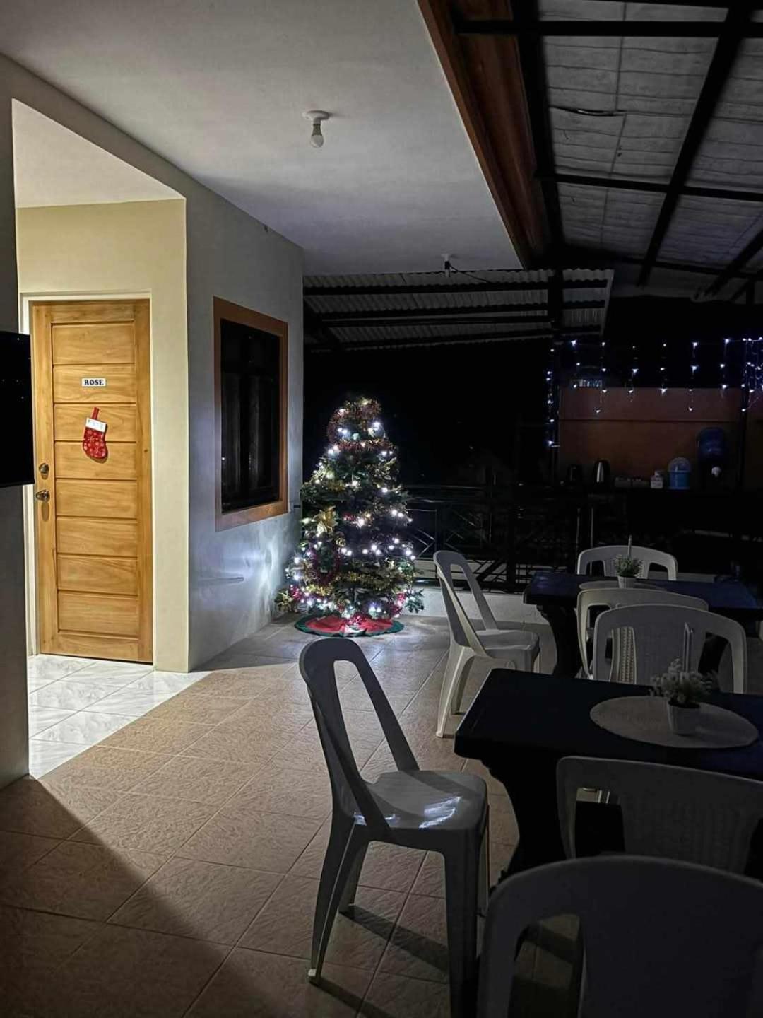 Andresas Homestay Loboc Exteriör bild